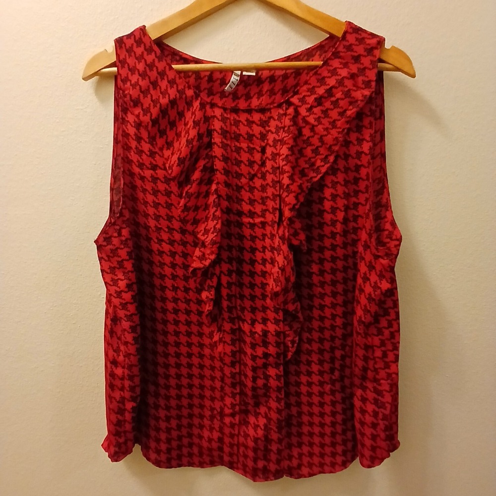 ELLE Women's Top Size Extra Large Black Red Sleeveless Ruffle Front Houndstooth
